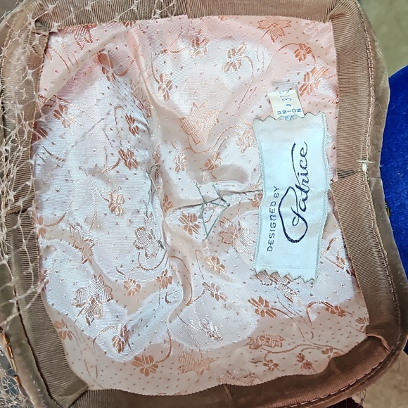 Vintage Patrice beaded mini hat fascinator from the 1940s or 1950s - Picture 7 of 9